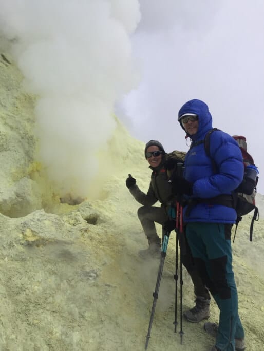 Mount Damavand tour summit day sulfur sulphur peak trekking cheetah