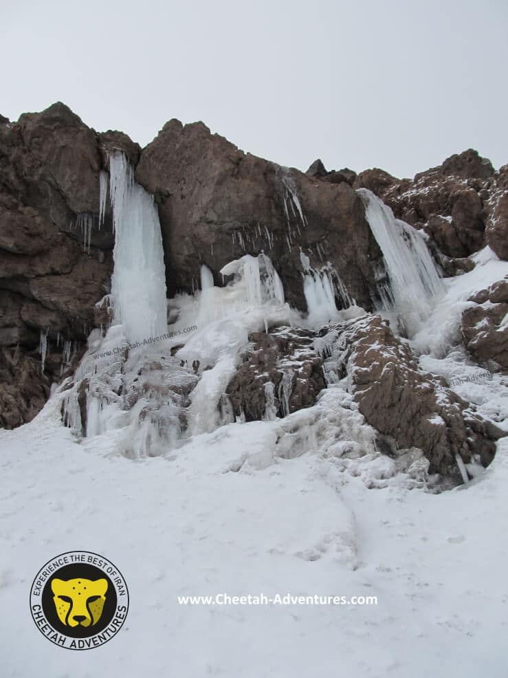 Abshar yakhi ice waterfall Mount damavand mountain trekking tour climb sight (1)