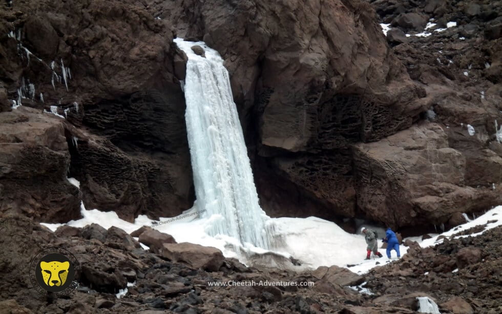 Abshar yakhi ice waterfall alamkuh Mount damavand mountain trekking tour package climb sight (2)