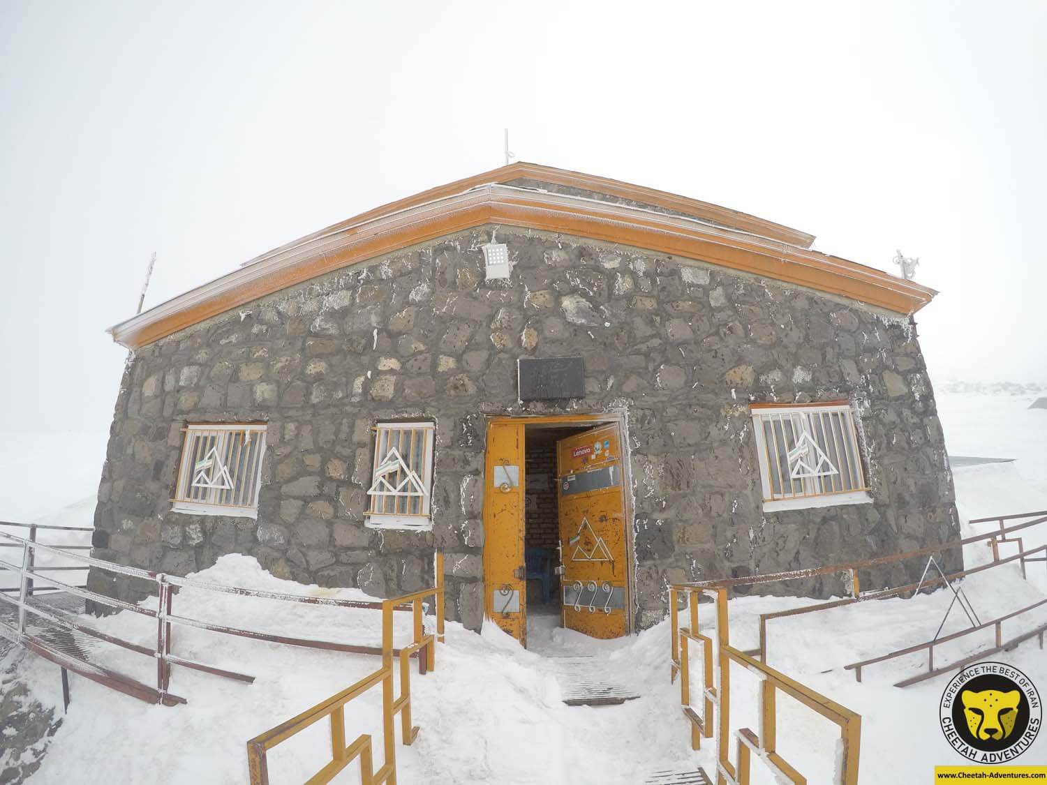 5-4 Bargah-e Sevom Hut (4200m), Damavand Ski Tour